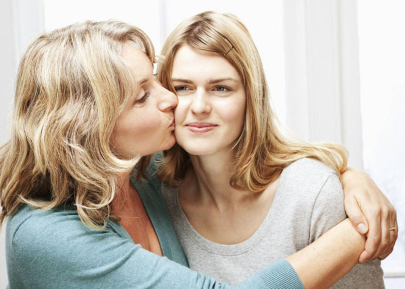 في يوم المرأة..هكذا تعلمين ابنتك كيف تكون امرأة راقية فعالة وقوية في المستقبل!